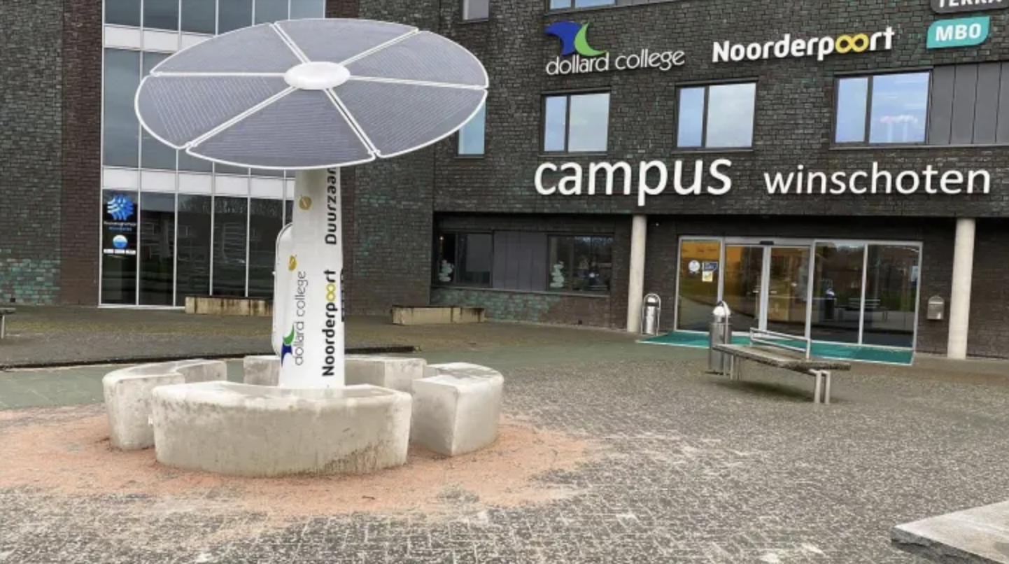 Leerlingen Campus Winschoten kunnen telefoon opladen met zonne-energie